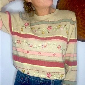 🌺VTG beaded embroidered floral sweater